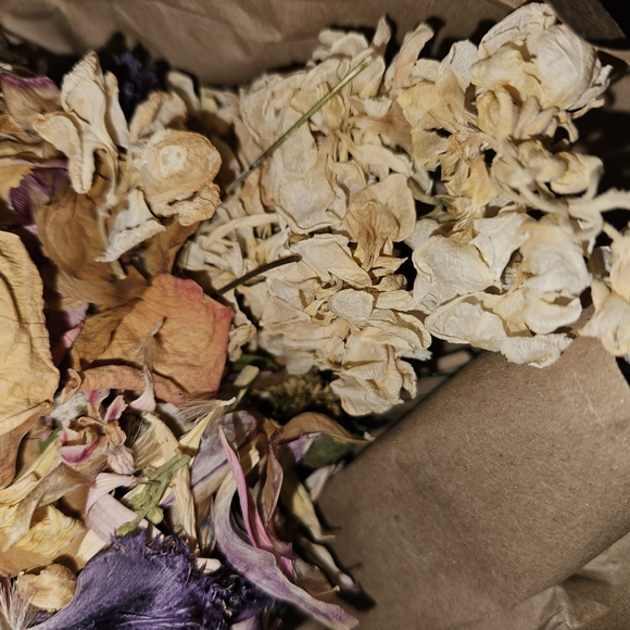 Dried Floral Petals Arrangement Mix Flower DIY Decoration - Picture 4 of 8
